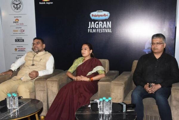 समाज का दर्पण है फिल्में : कैबिनेट मंत्री रेखा आर्या 