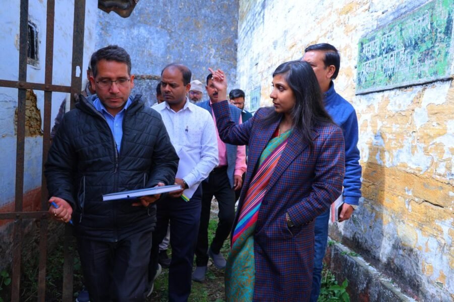 पुरानी जेल परिसर बनेगा हेरिटेज संग्रहालय, डीएम स्वाति एस. भदौरिया ने किया स्थलीय निरीक्षण, अधिकारियों को दिए आवश्यक दिशा-निर्देश