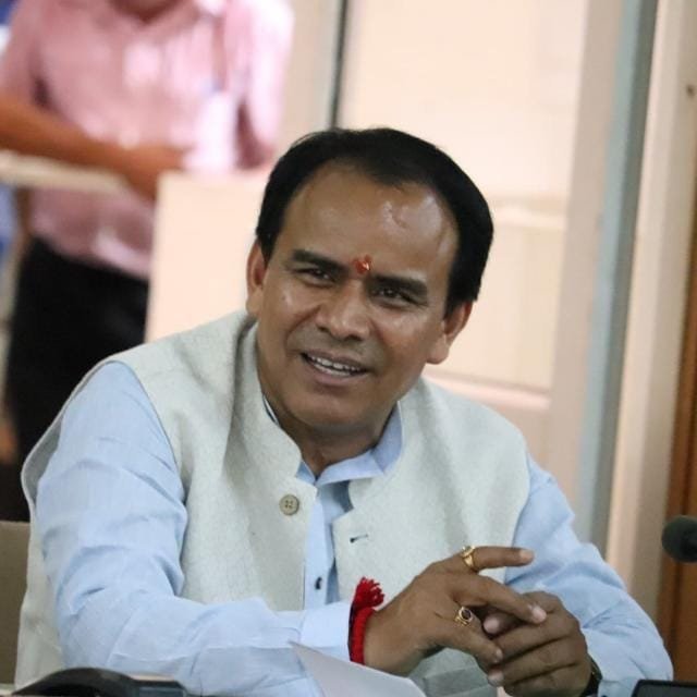 शिक्षकों के वार्षिक स्थानांतरण का होमवर्क करे विभाग – डाॅ. धन सिंह रावत