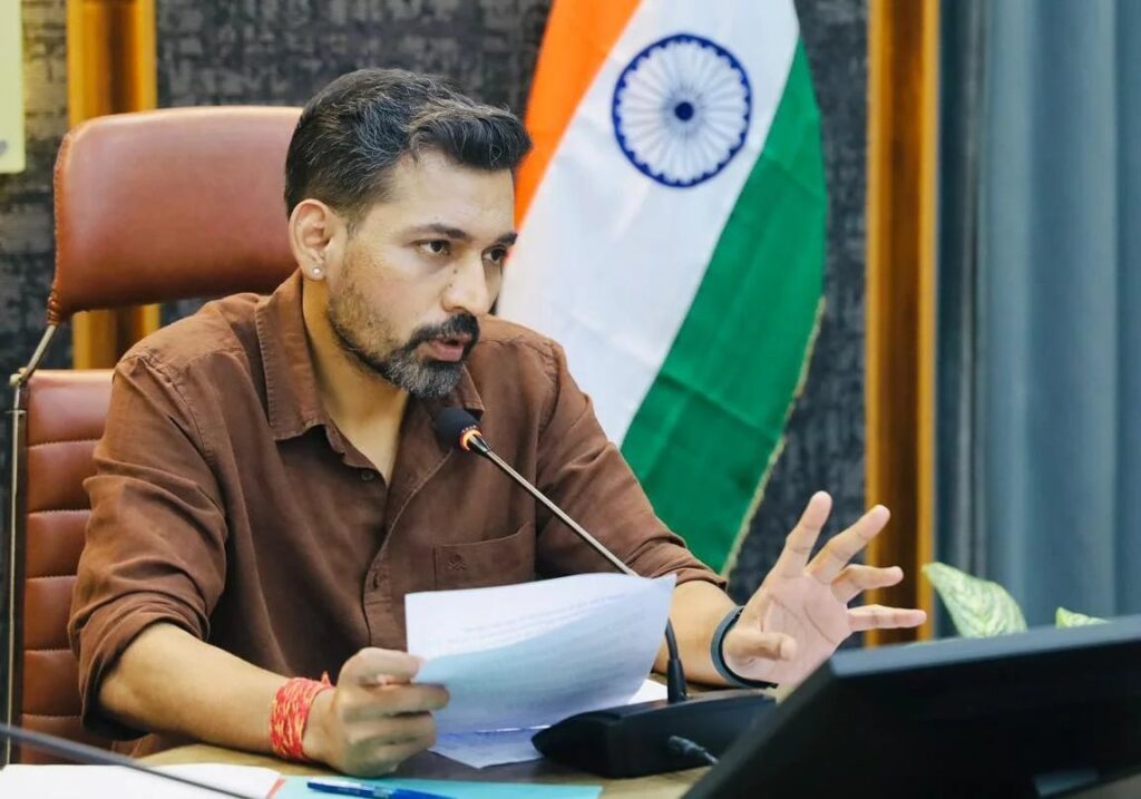 चारधाम यात्रा व्यवस्थाओं को लेकर डीएम डॉ. आशीष चौहान के सख्त निर्देश – किसी स्तर पर न हो लापरवाही