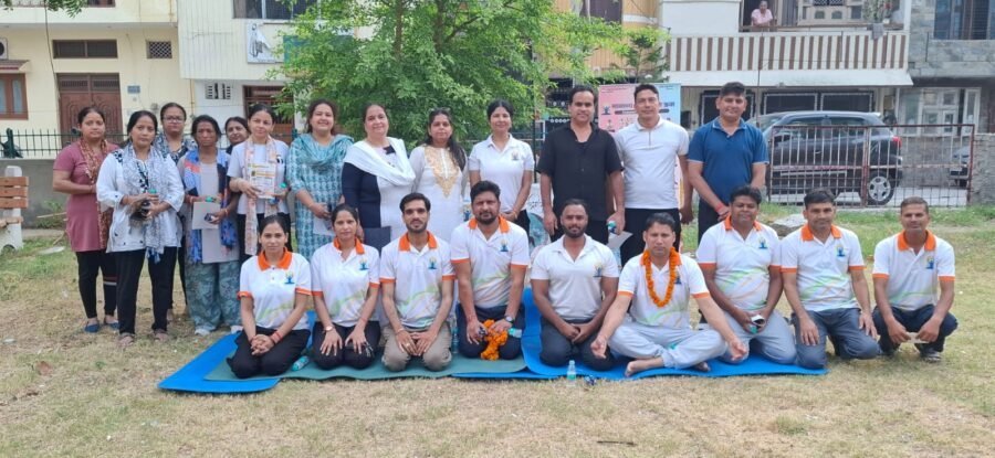 विश्व पर्यावरण दिवस पर योग पार्क स्थापना, योग सत्र एवं वृक्षारोपण कार्यक्रम संपन्न