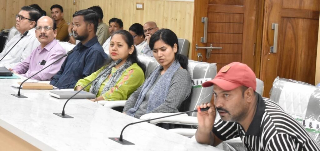 क्षतिग्रस्त विद्यालय भवनों के निर्माण का नाबार्ड से बनवाया जाएगा प्रस्ताव
