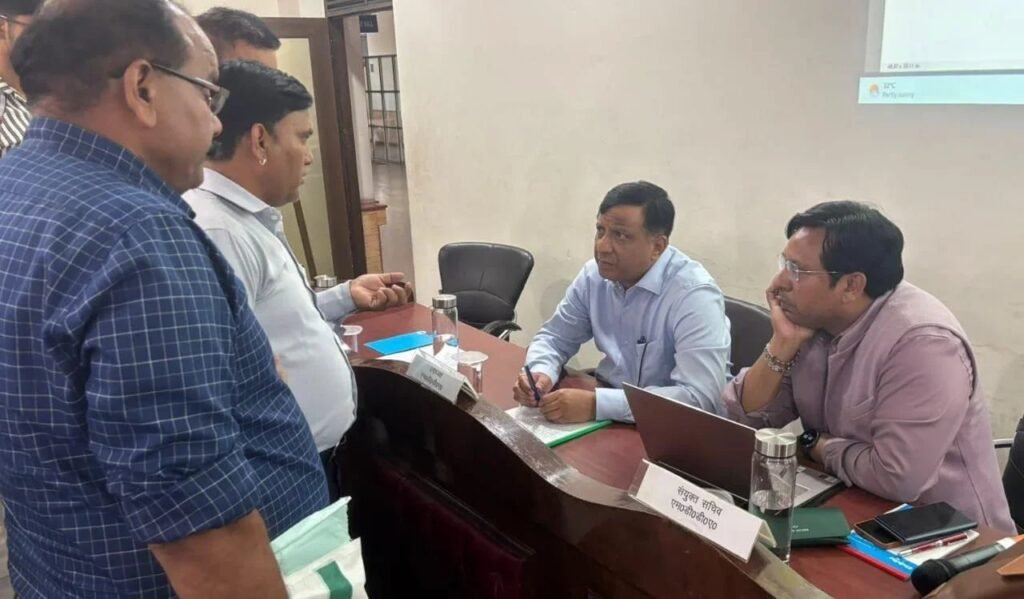 देहरादून महायोजना-2041 पर बढ़ा जनसंवाद, दूसरे दिन सेक्टर-02 के लोगों ने रखी अपनी बात
