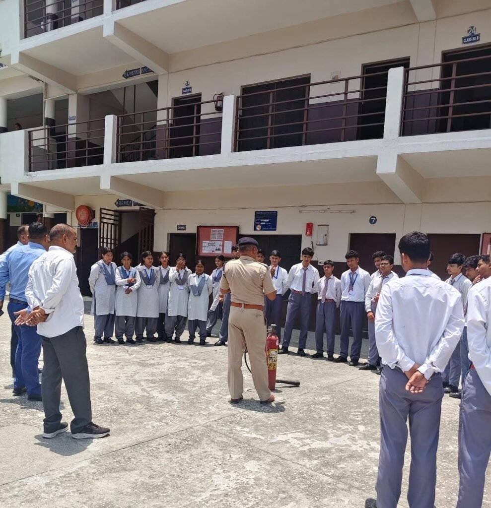 विभिन्न शिक्षण संस्थानों, सरकारी एवं निजी प्रतिष्ठानों में फायर ऑडिट एवं अग्नि सुरक्षा निरीक्षण अभियान निरंतर जारी