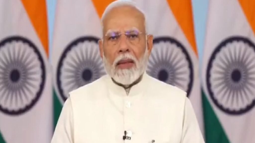 आधी रात को छात्रों के बीच पहुंचा प्रधानमंत्री नरेंद्र मोदी का संदेश, कहा- आपका संघर्ष बेकार नहीं जाएगा, पेपर माफिया पर होगा निर्णायक प्रहार