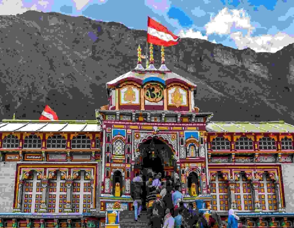 बद्रीनाथ धाम में चढ़ावे चोरी के आरोप के मामले में आरोपी कर्मचारी को किया गया निलंबित