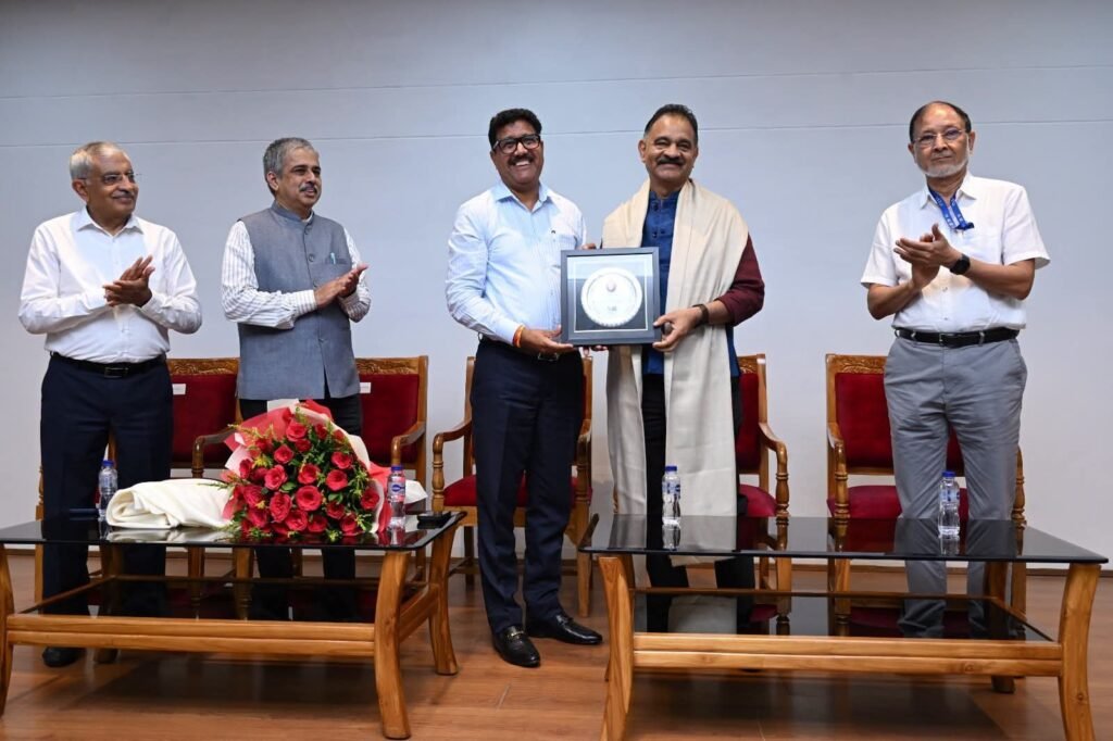 शिक्षा के क्षेत्र में स्वामी राम हिमालयन विश्वविद्यालय के अथक प्रयासों का देश दुनिया को मिल रहा लाभ – डॉ. विजय धस्माना