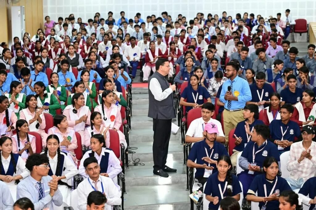 मुख्यमंत्री धामी के नेतृत्व में युवाओं के सपनों को मिल रही उड़ान, शिक्षा, रोजगार और स्वरोजगार के अवसरों पर जोर