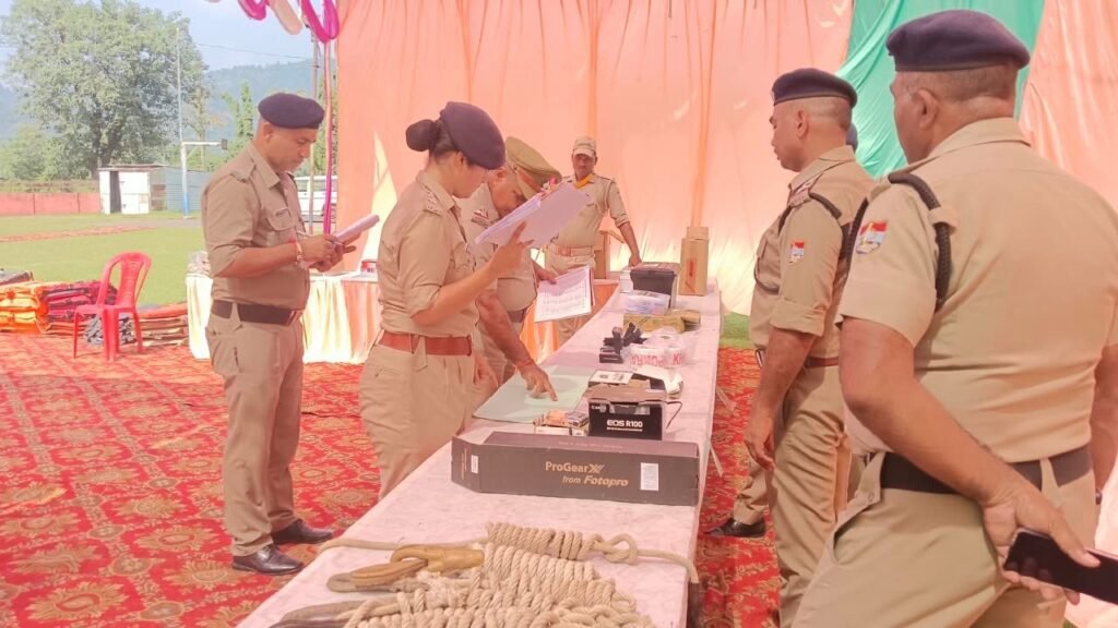 सीओ अस्मिता ममगाईं ने थाना कालागढ़ का किया अर्द्धवार्षिक निरीक्षण, त्योहारों को देखते हुए गश्त-पिकेट और सत्यापन अभियान तेज करने के दिए निर्देश