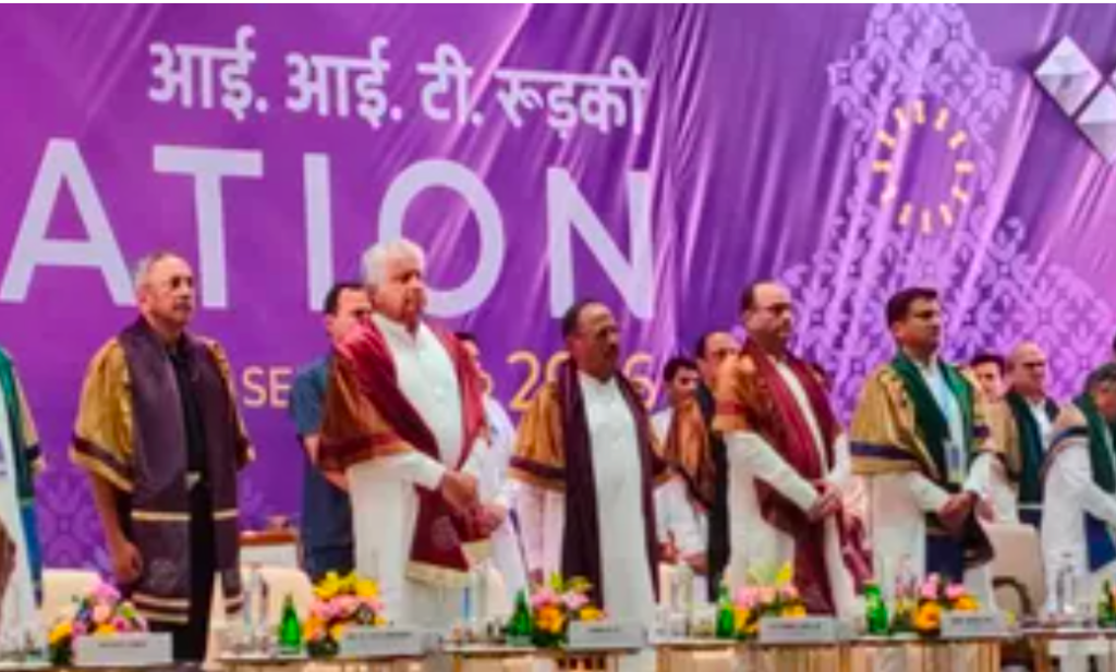 IIT रुड़की के दीक्षांत समारोह में पहुंचे NSA अजीत डोभाल और CDS जनरल सुब्रमणि